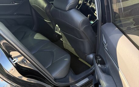 Toyota Camry, 2018 год, 2 800 000 рублей, 11 фотография