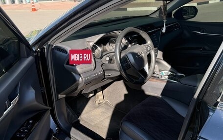 Toyota Camry, 2018 год, 2 800 000 рублей, 10 фотография