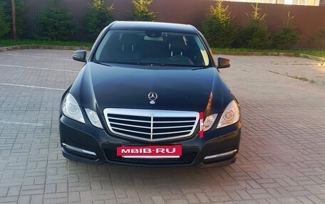 Mercedes-Benz E-Класс, 2011 год, 1 300 000 рублей, 5 фотография