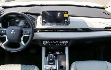 Mitsubishi Outlander, 2025 год, 3 054 800 рублей, 12 фотография