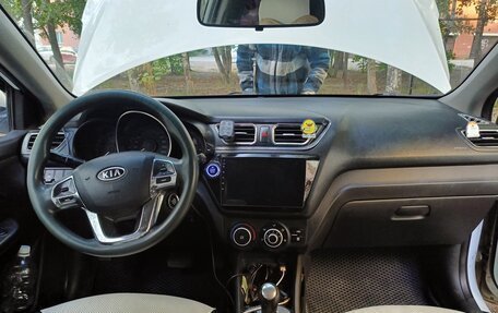 KIA Rio III рестайлинг, 2012 год, 450 000 рублей, 10 фотография