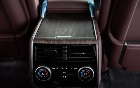 Land Rover Range Rover IV рестайлинг, 2025 год, 27 000 000 рублей, 20 фотография