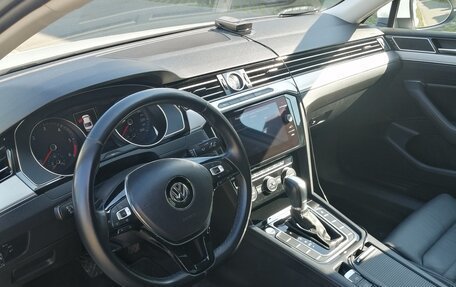 Volkswagen Passat B8 рестайлинг, 2018 год, 2 400 000 рублей, 10 фотография