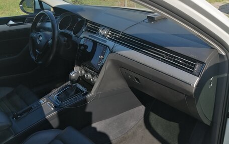 Volkswagen Passat B8 рестайлинг, 2018 год, 2 400 000 рублей, 14 фотография