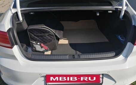 Volkswagen Passat B8 рестайлинг, 2018 год, 2 400 000 рублей, 16 фотография