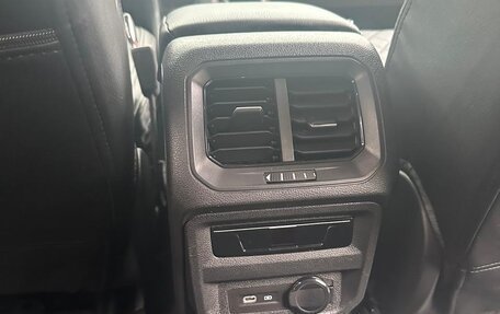 Volkswagen Tiguan II, 2021 год, 1 900 000 рублей, 11 фотография