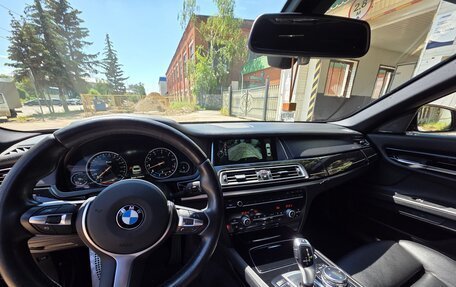 BMW 7 серия, 2013 год, 1 990 000 рублей, 13 фотография