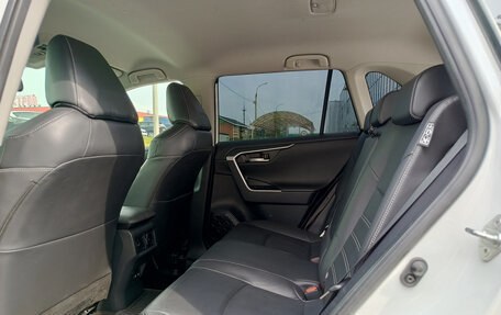 Toyota RAV4, 2019 год, 2 775 000 рублей, 15 фотография