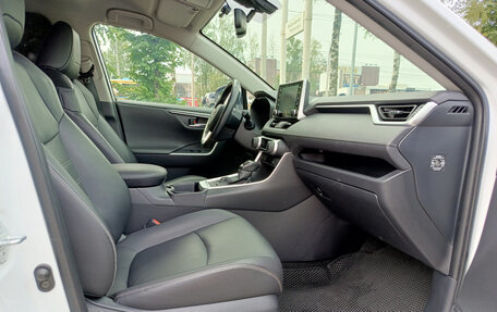 Toyota RAV4, 2019 год, 2 775 000 рублей, 13 фотография