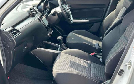 Suzuki Swift V, 2022 год, 950 000 рублей, 8 фотография