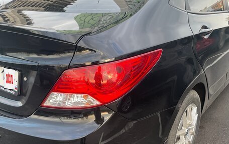 Hyundai Solaris II рестайлинг, 2011 год, 780 000 рублей, 10 фотография