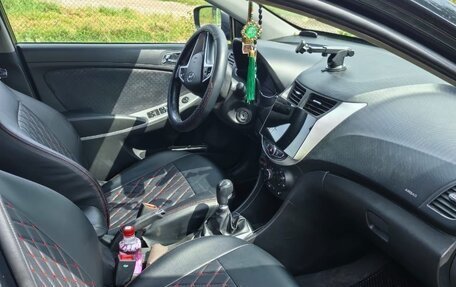 Hyundai Solaris II рестайлинг, 2013 год, 670 000 рублей, 9 фотография
