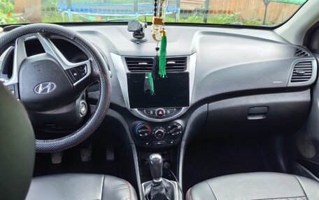 Hyundai Solaris II рестайлинг, 2013 год, 670 000 рублей, 8 фотография