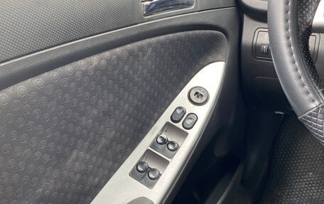 Hyundai Solaris II рестайлинг, 2013 год, 670 000 рублей, 14 фотография