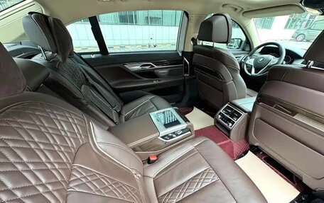 BMW 7 серия, 2021 год, 6 000 000 рублей, 8 фотография