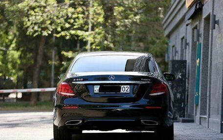 Mercedes-Benz E-Класс, 2019 год, 4 200 000 рублей, 3 фотография