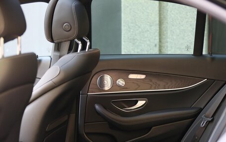 Mercedes-Benz E-Класс, 2019 год, 4 200 000 рублей, 11 фотография