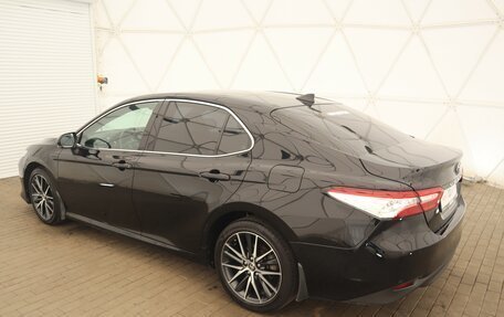 Toyota Camry, 2021 год, 3 050 000 рублей, 5 фотография