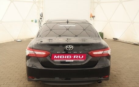 Toyota Camry, 2021 год, 3 050 000 рублей, 4 фотография