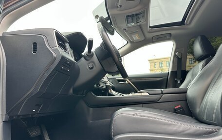 Lexus RX IV рестайлинг, 2018 год, 4 450 000 рублей, 14 фотография