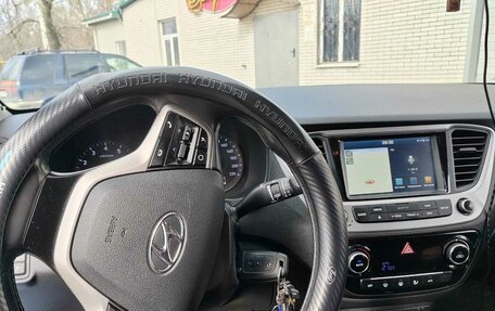 Hyundai Solaris II рестайлинг, 2017 год, 1 600 000 рублей, 2 фотография