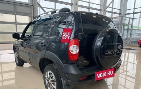 Chevrolet Niva I рестайлинг, 2016 год, 739 000 рублей, 3 фотография
