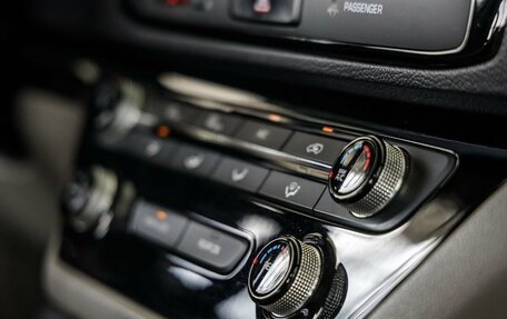 KIA Carnival III, 2019 год, 2 628 000 рублей, 25 фотография