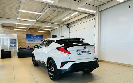 Toyota C-HR I рестайлинг, 2020 год, 2 799 900 рублей, 4 фотография