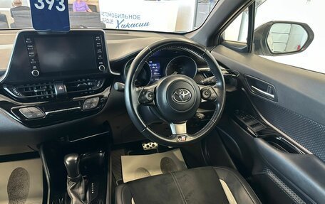 Toyota C-HR I рестайлинг, 2020 год, 2 799 900 рублей, 15 фотография