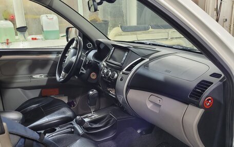 Mitsubishi Pajero Sport II рестайлинг, 2012 год, 1 650 000 рублей, 36 фотография