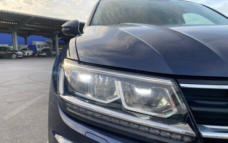 Volkswagen Tiguan II, 2017 год, 1 995 000 рублей, 4 фотография