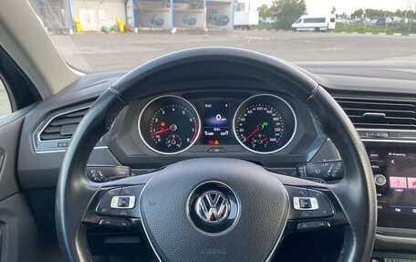 Volkswagen Tiguan II, 2017 год, 1 995 000 рублей, 22 фотография