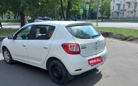 Renault Sandero II рестайлинг, 2017 год, 600 000 рублей, 9 фотография
