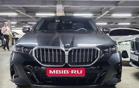 BMW 5 серия, 2024 год, 6 870 000 рублей, 3 фотография