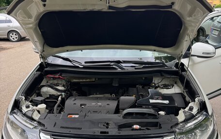 Mitsubishi Outlander III рестайлинг 3, 2018 год, 2 190 000 рублей, 5 фотография