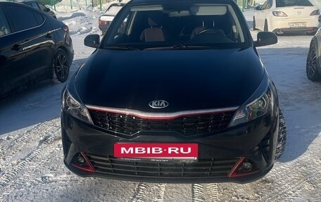 KIA Rio IV, 2021 год, 1 800 000 рублей, 3 фотография