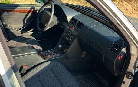 Mercedes-Benz C-Класс, 2000 год, 550 000 рублей, 10 фотография