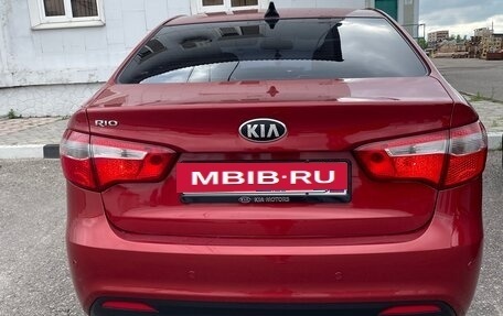 KIA Rio III рестайлинг, 2013 год, 860 000 рублей, 2 фотография
