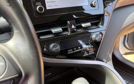 Toyota Camry, 2022 год, 3 250 000 рублей, 7 фотография
