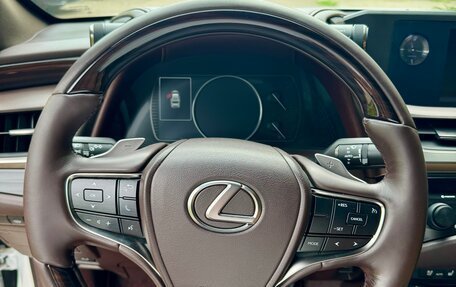 Lexus ES VII, 2018 год, 3 400 000 рублей, 17 фотография