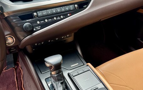 Lexus ES VII, 2018 год, 3 400 000 рублей, 23 фотография