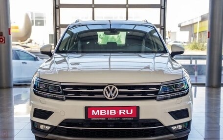 Volkswagen Tiguan II, 2018 год, 2 948 000 рублей, 8 фотография