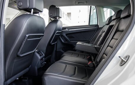 Volkswagen Tiguan II, 2018 год, 2 948 000 рублей, 23 фотография