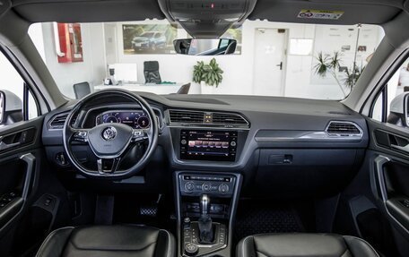 Volkswagen Tiguan II, 2018 год, 2 948 000 рублей, 28 фотография