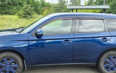 Mitsubishi Outlander III рестайлинг 3, 2013 год, 1 400 000 рублей, 2 фотография