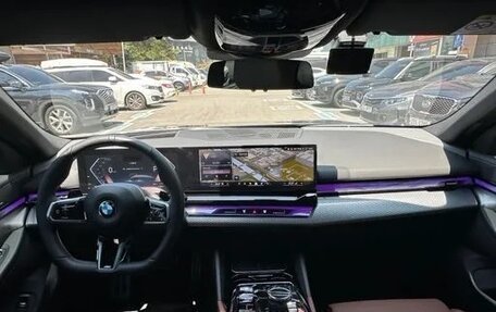 BMW 5 серия, 2024 год, 6 900 000 рублей, 6 фотография