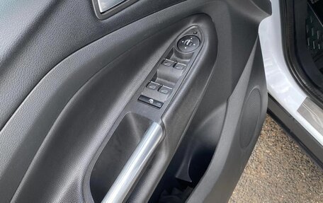 Ford Kuga III, 2013 год, 1 400 000 рублей, 29 фотография