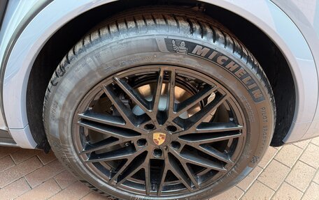 Porsche Cayenne III, 2025 год, 16 000 000 рублей, 18 фотография