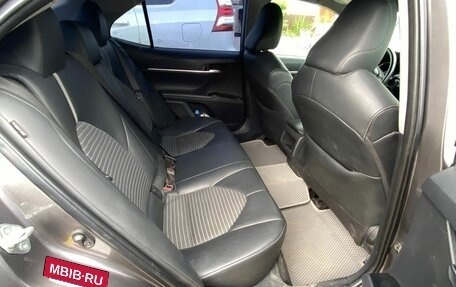 Toyota Camry, 2018 год, 2 100 000 рублей, 13 фотография