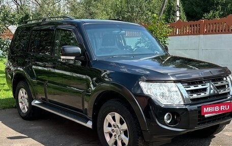 Mitsubishi Pajero IV, 2013 год, 2 300 000 рублей, 2 фотография